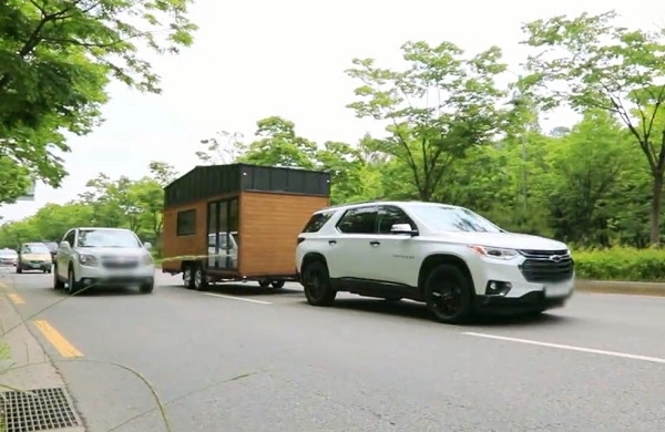 tvN ‘바퀴 달린 집’에서 차원이 다른 캠핑스케일을 선보이고 있는 트래버스. [쉐보레 제공]